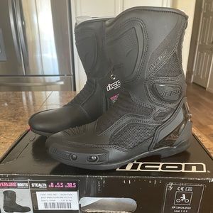 Icon Women's Overlord Stealth Motorcycle Boot